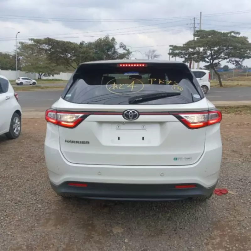 Toyota Harrier   - 2018