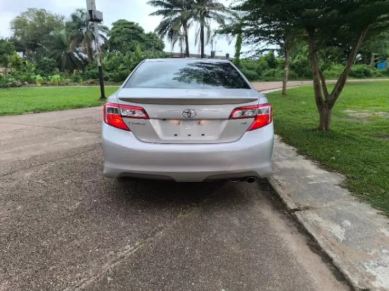 Toyota Camry   - 2013