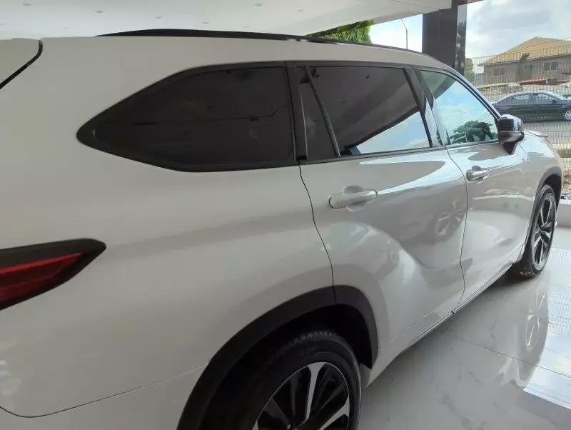 Toyota Highlander   - 2021