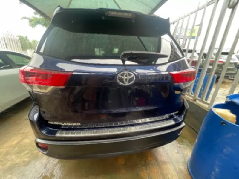 Toyota Highlander   - 2018