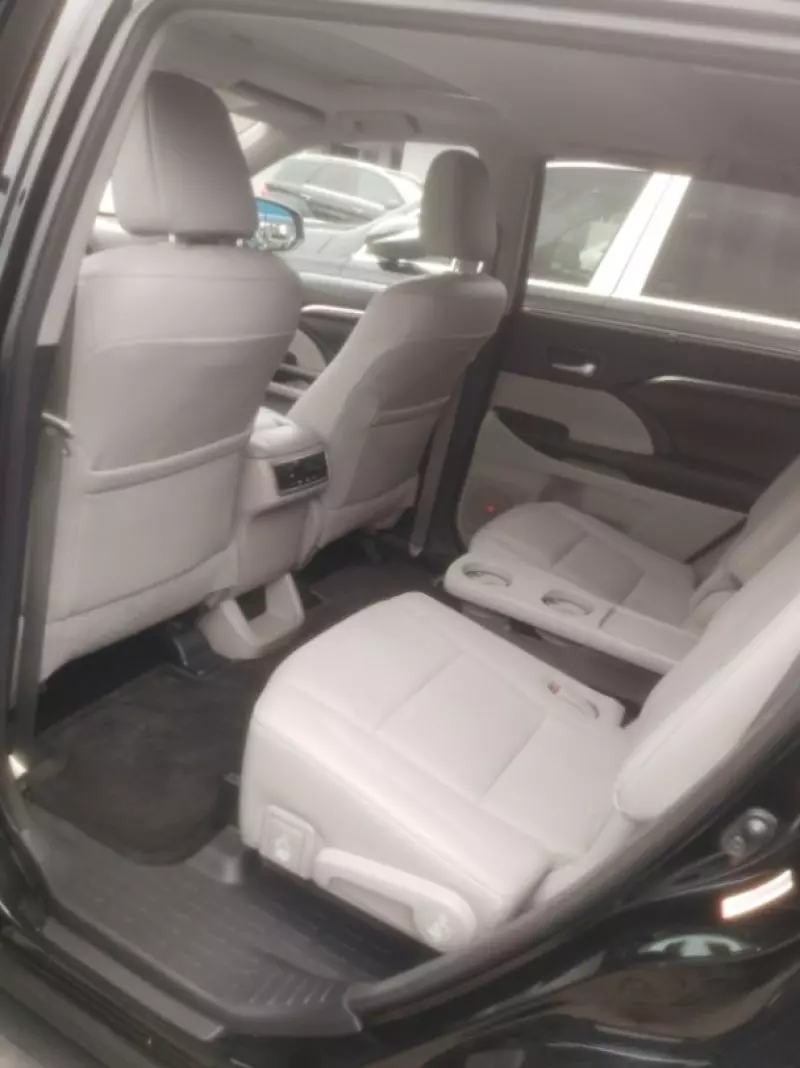 Toyota Highlander   - 2014