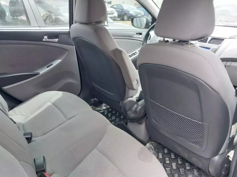 Hyundai Accent   - 2013