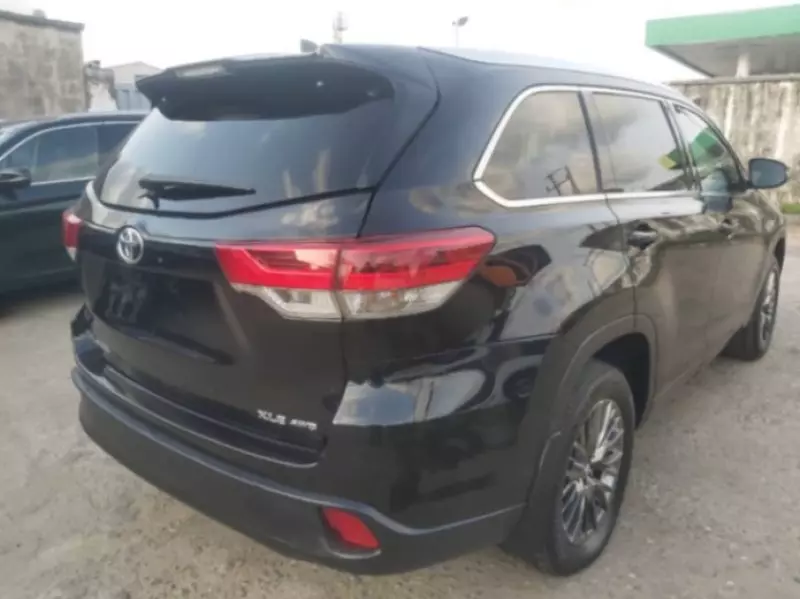Toyota Highlander   - 2018