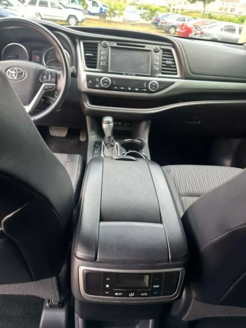 Toyota Highlander   - 2018