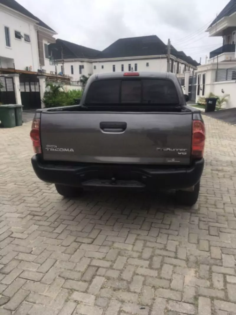 Toyota Tacoma   - 2012
