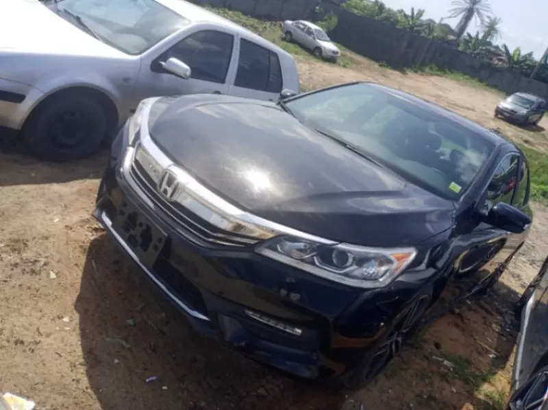 Honda Accord   - 2017