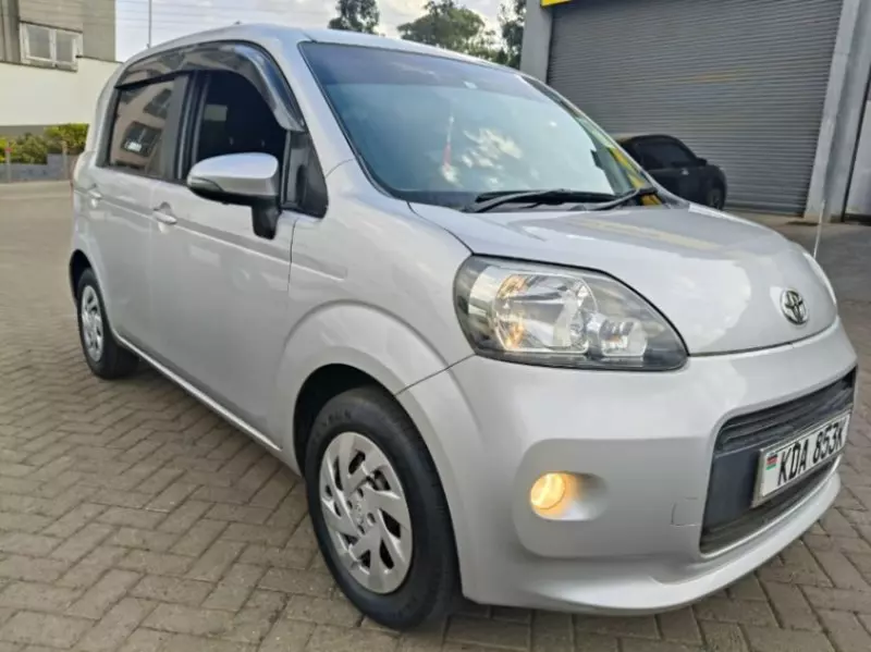 Toyota Porte   - 2013