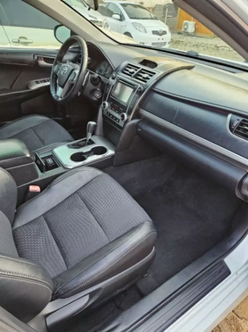 Toyota Camry   - 2014