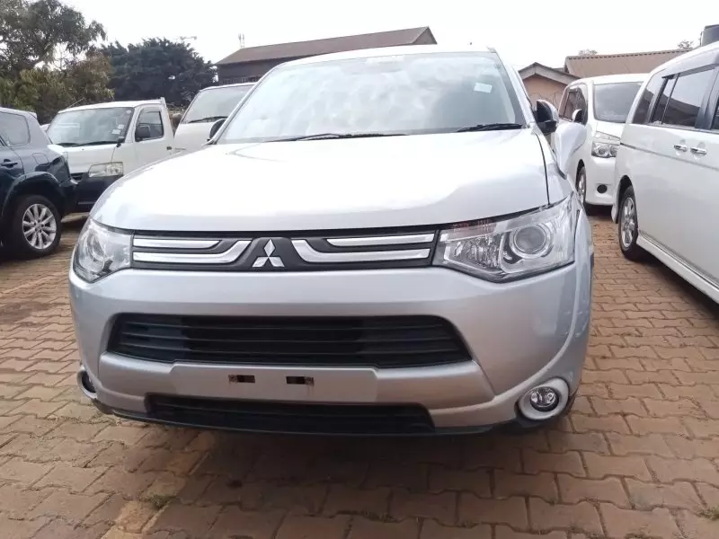 Mitsubishi OUTLANDER   - 2016