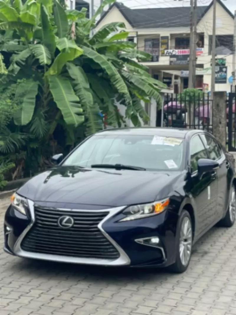 Lexus ES 350   - 2016