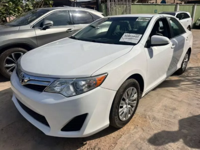 Toyota Camry   - 2013