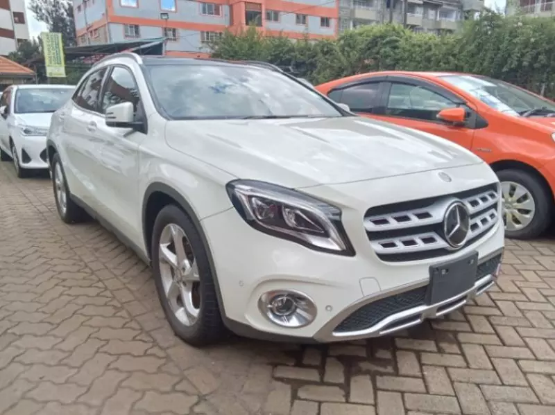 Mercedes-Benz GLA 220   - 2017