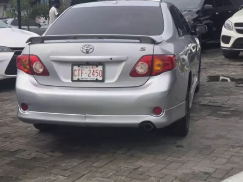 Toyota Corolla   - 2009