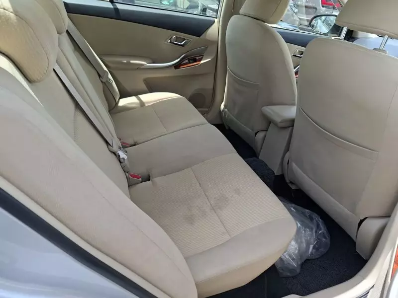 Toyota Premio    - 2016