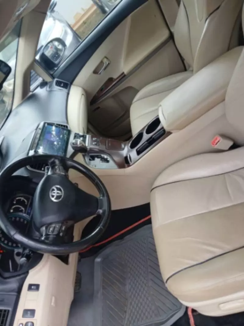 Toyota Venza   - 2011