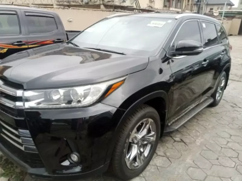 Toyota Highlander   - 2019