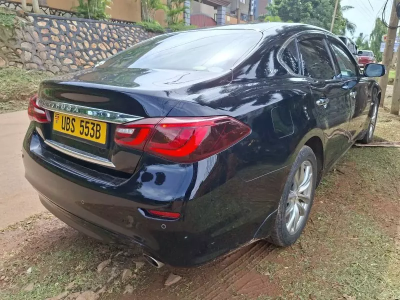 Nissan Fuga Hybrid   - 2015