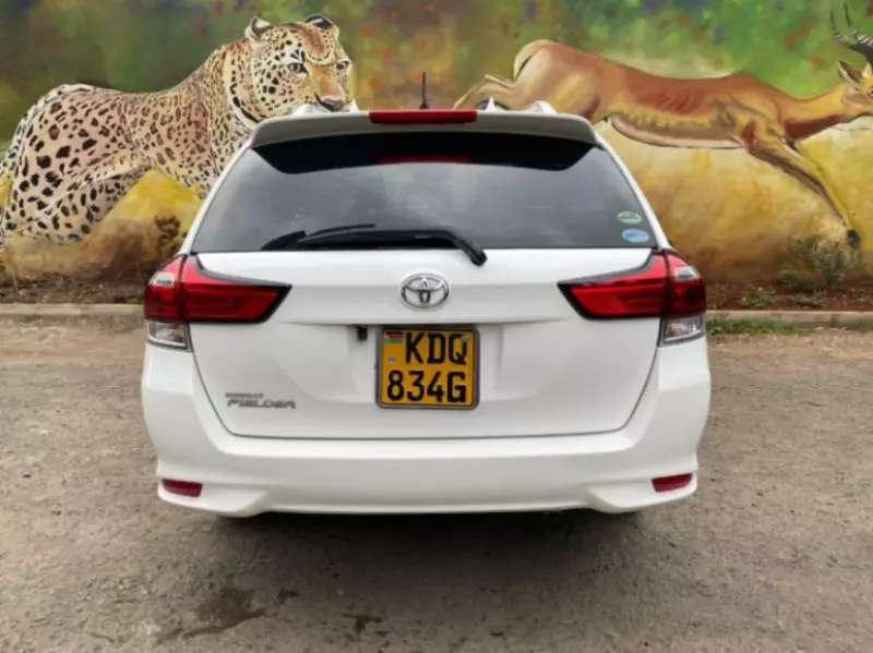 Toyota Fielder    - 2016