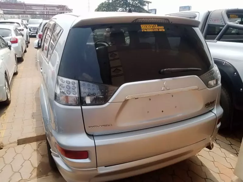 Mitsubishi OUTLANDER   - 2014