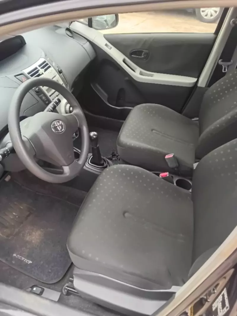 Toyota Yaris   - 2010