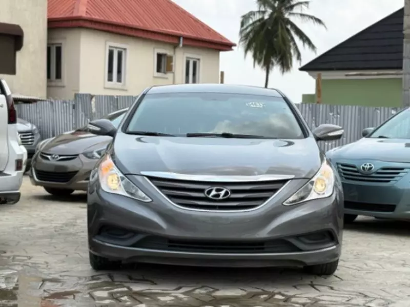 Hyundai Sonata   - 2014