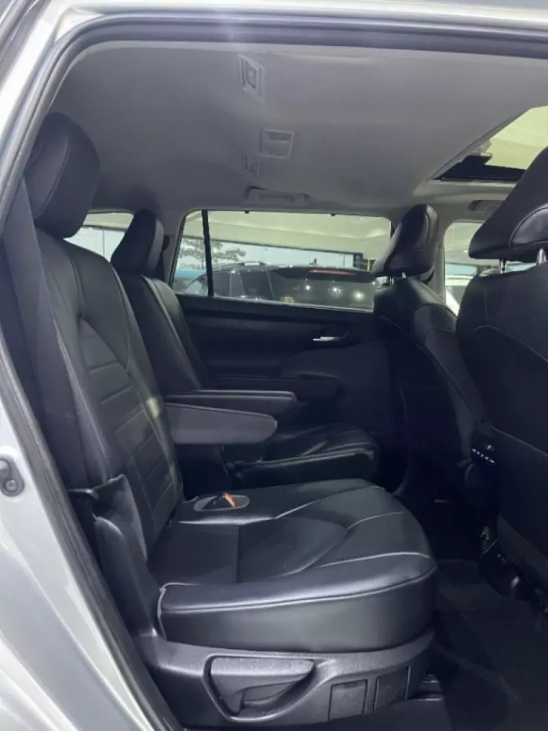 Toyota Highlander   - 2020