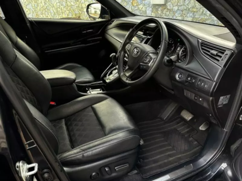 Toyota Harrier   - 2020