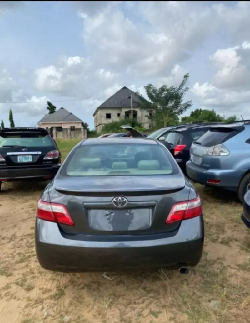 Toyota Camry   - 2007