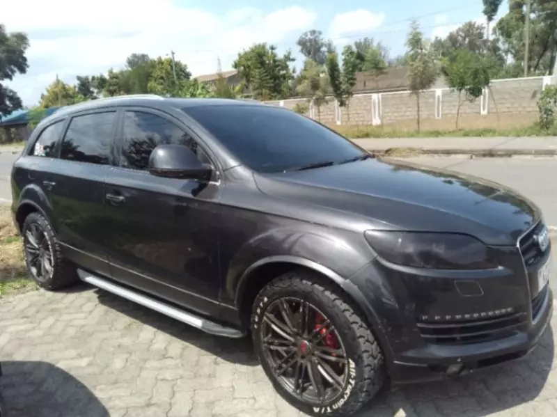 Audi Q7   - 2010