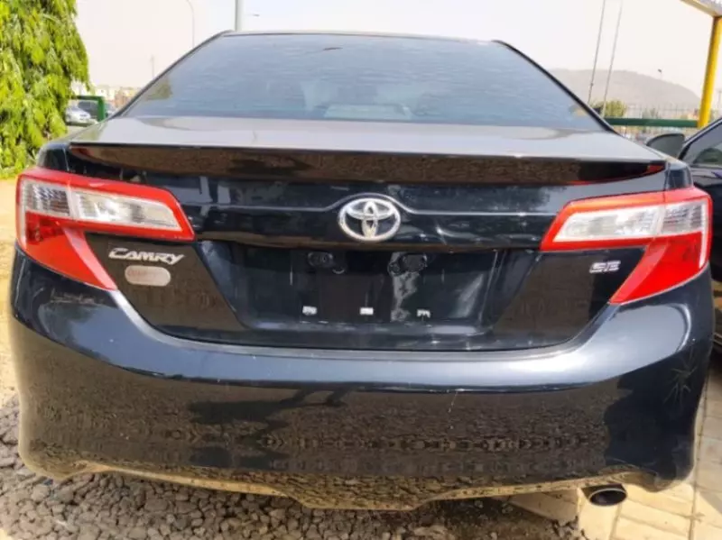 Toyota Camry   - 2012