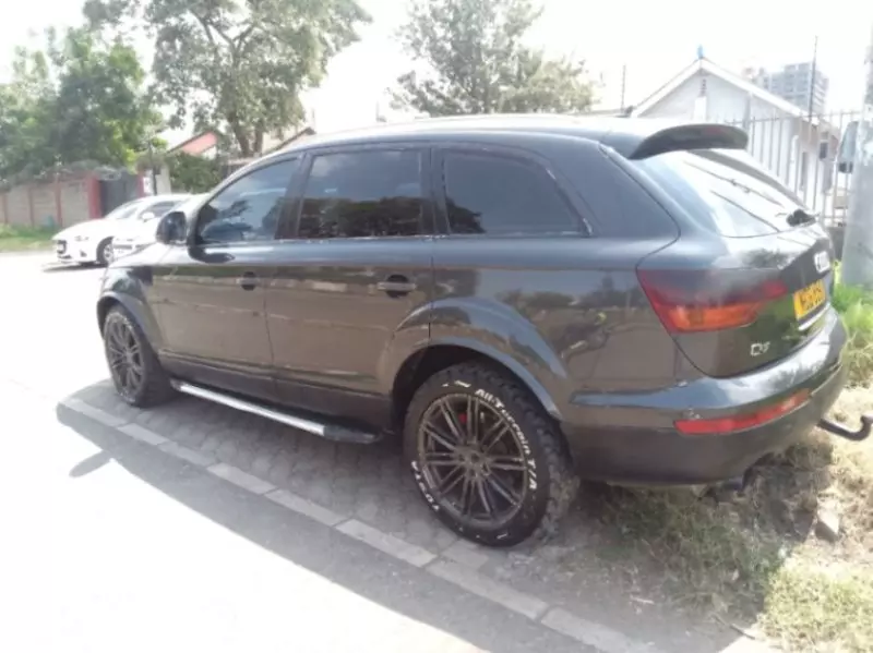 Audi Q7   - 2010