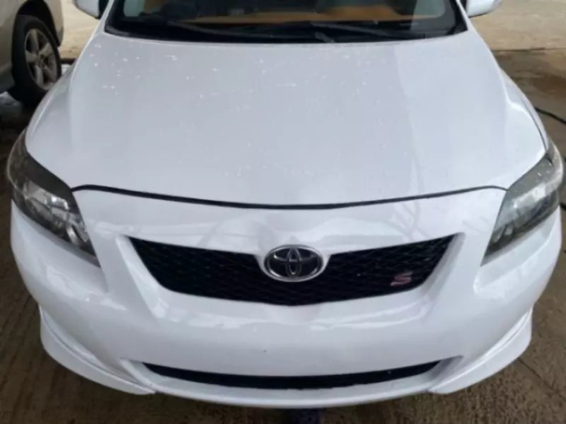 Toyota Corolla   - 2009