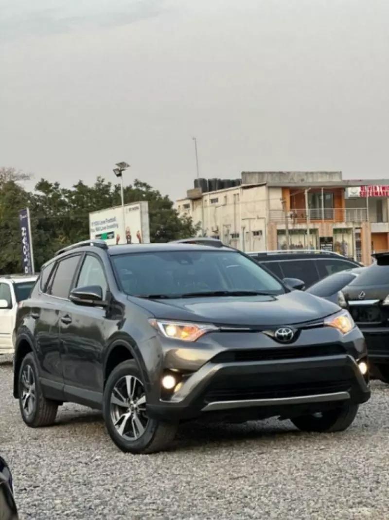 Toyota RAV 4   - 2018