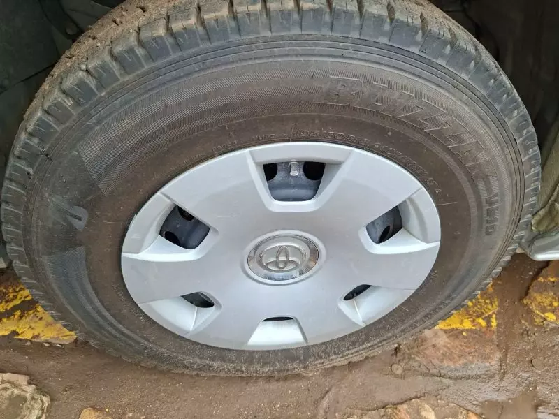 Toyota Hiace   - 2013