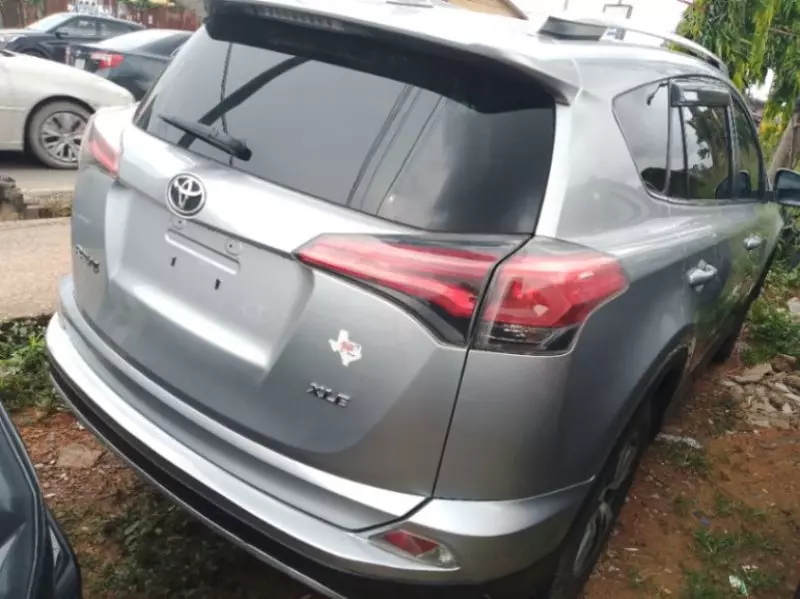 Toyota RAV 4   - 2016