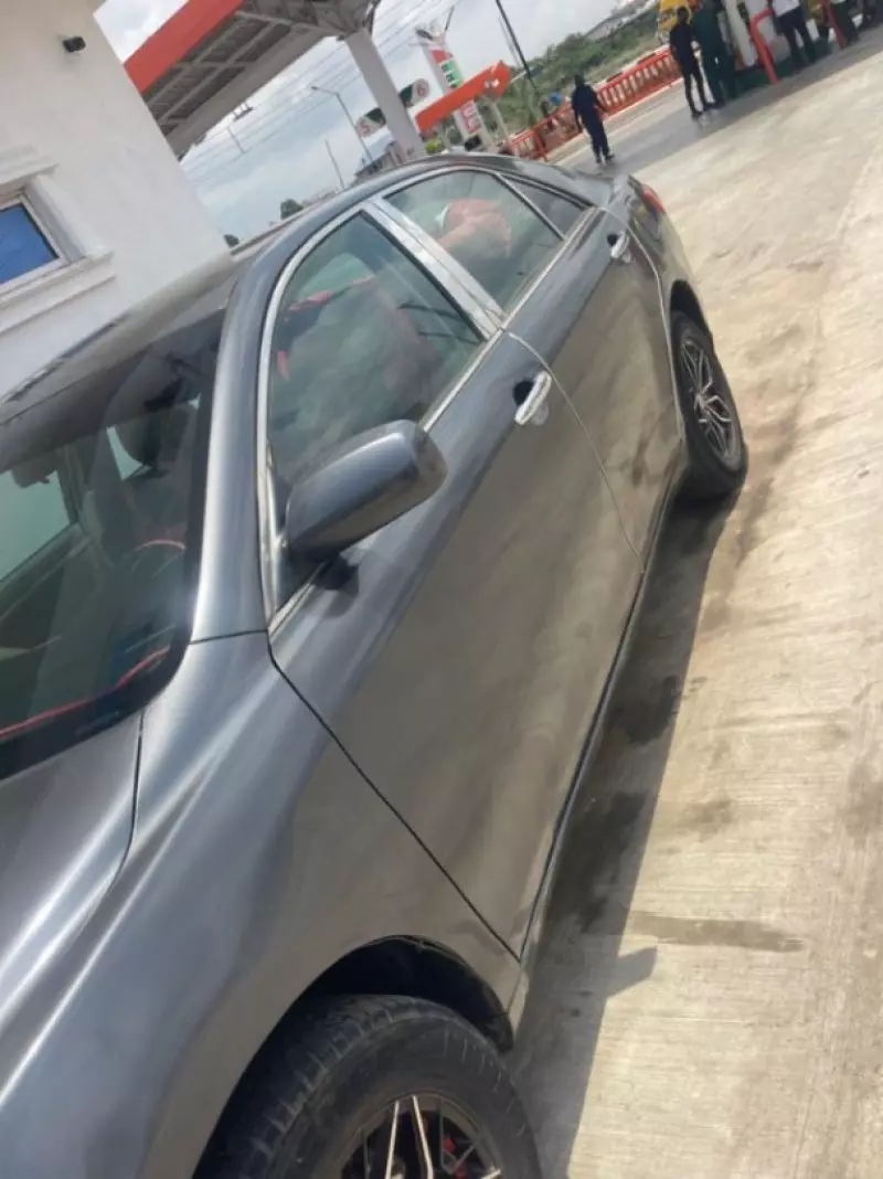 Toyota Camry   - 2011