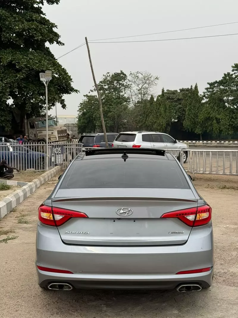 Hyundai Sonata   - 2015