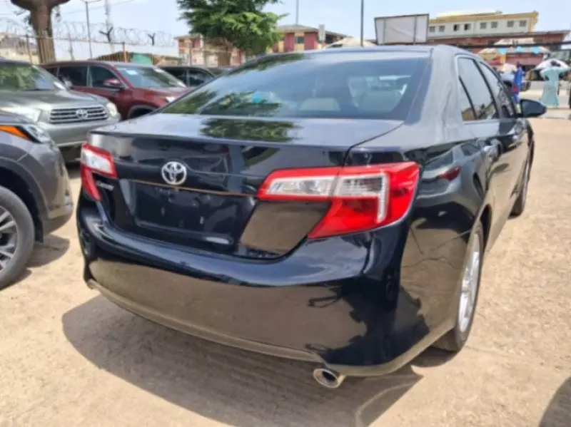 Toyota Camry   - 2012