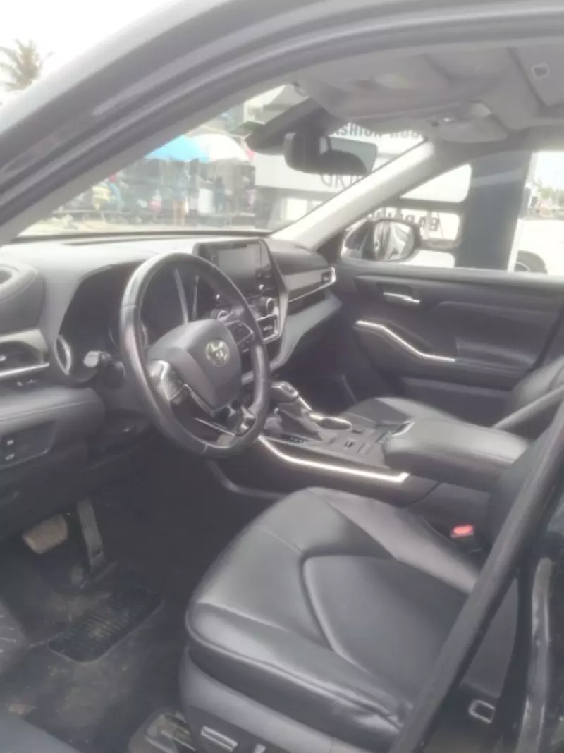 Toyota Highlander   - 2020