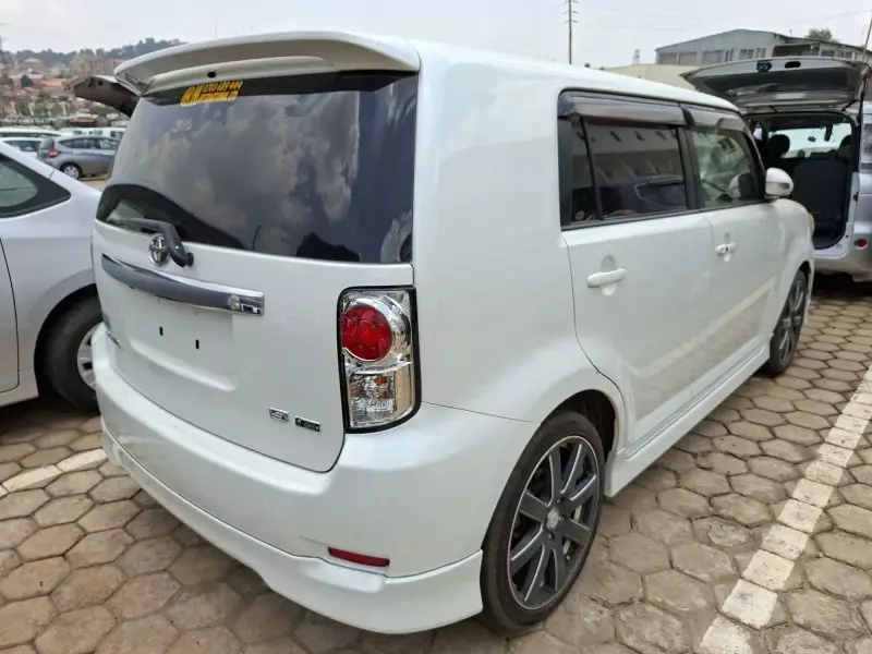 Toyota Rumion   - 2012