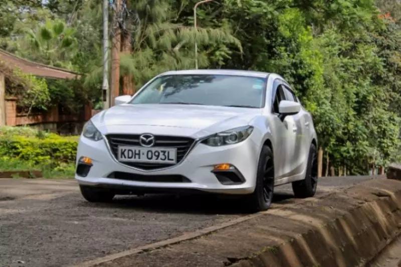 Mazda Axela    - 2015
