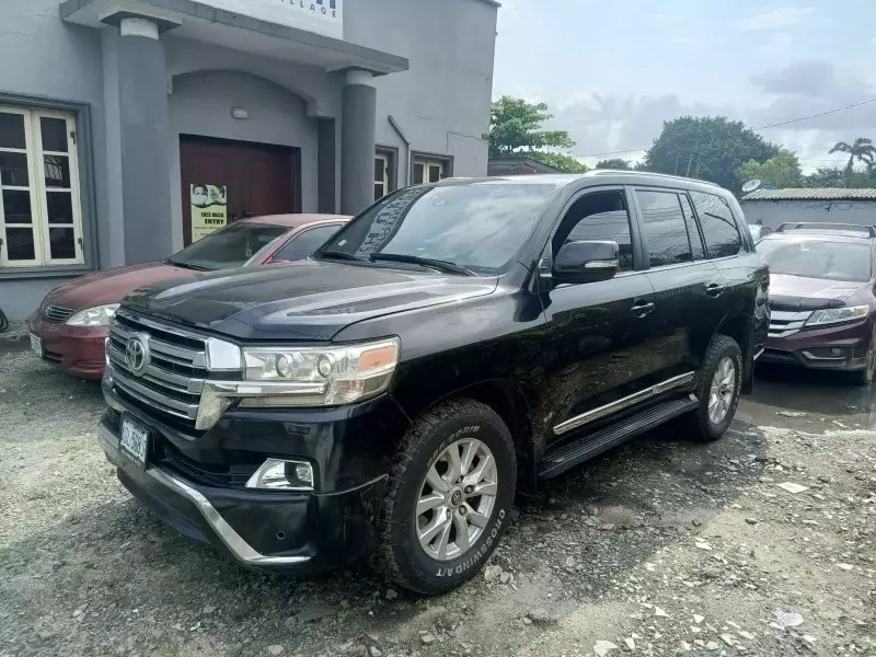 Toyota  Land Cruiser VXR V8   - 2016
