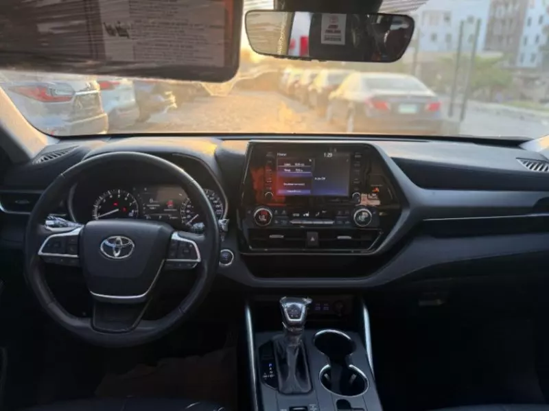 Toyota Highlander   - 2022