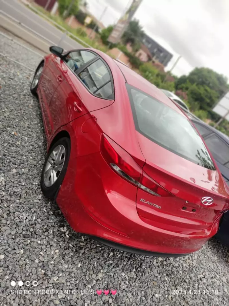 Hyundai Elantra   - 2017
