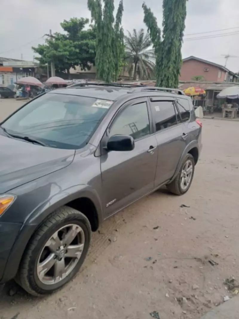 Toyota Rav4   - 2011