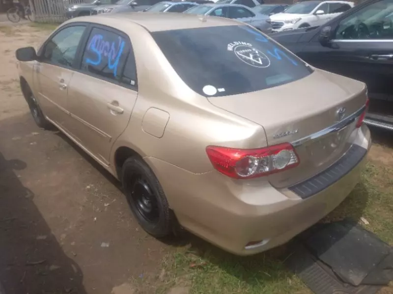 Toyota Corolla   - 2012