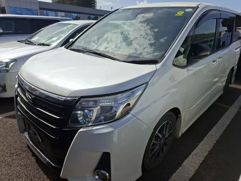 Toyota Noah Hybrid   - 2016