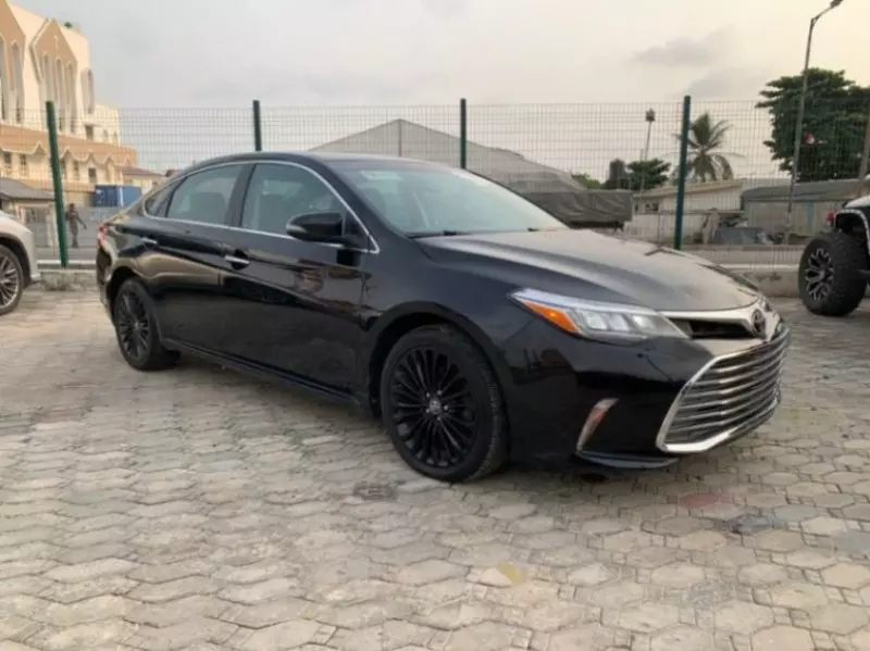 Toyota Avalon   - 2016