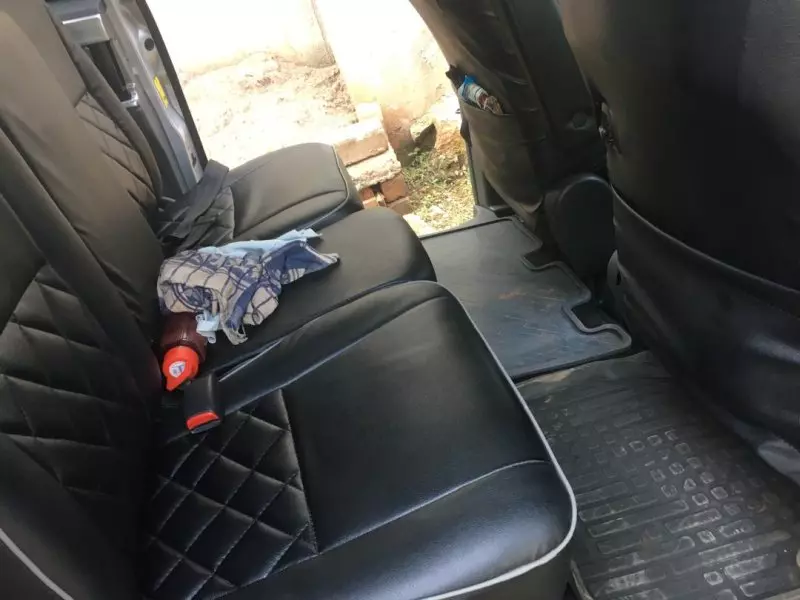 Toyota Noah   - 2009