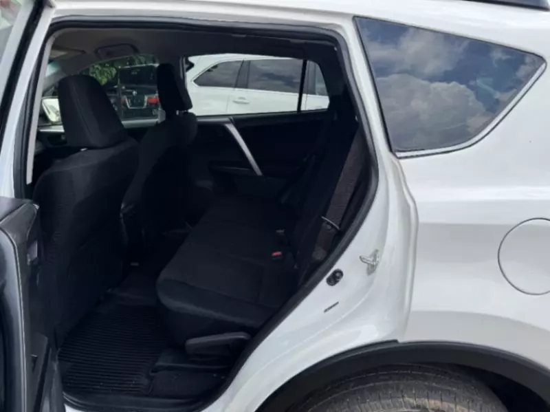 Toyota RAV 4   - 2017